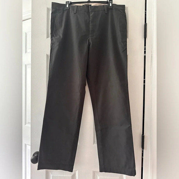 Banana Republic dark gray chinos for men size 36 - Picture 3 of 6